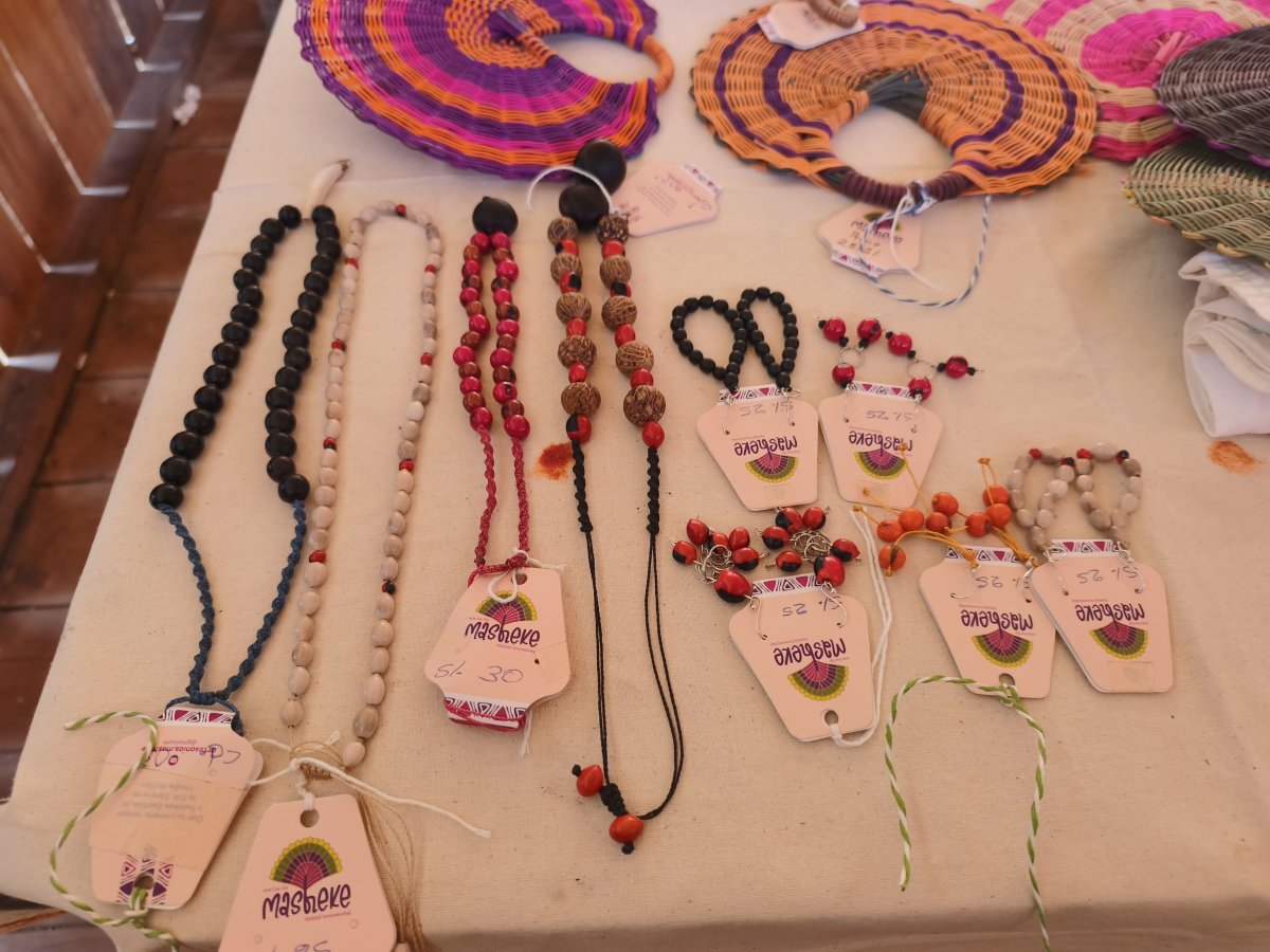 Collar de Semillas Nativas Masheke
